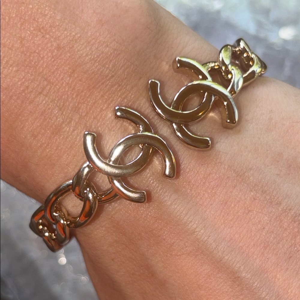 Chanel CC Open Chain Cuff + box - Picture 10 of 10